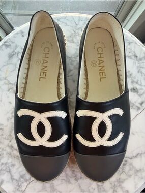 AUTHENTIC Chanel Black Gray and Cream Espadrilles Sz 35